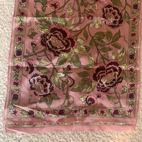 Vintage Oscar de la Renta Scarf - Picture 3 of 4